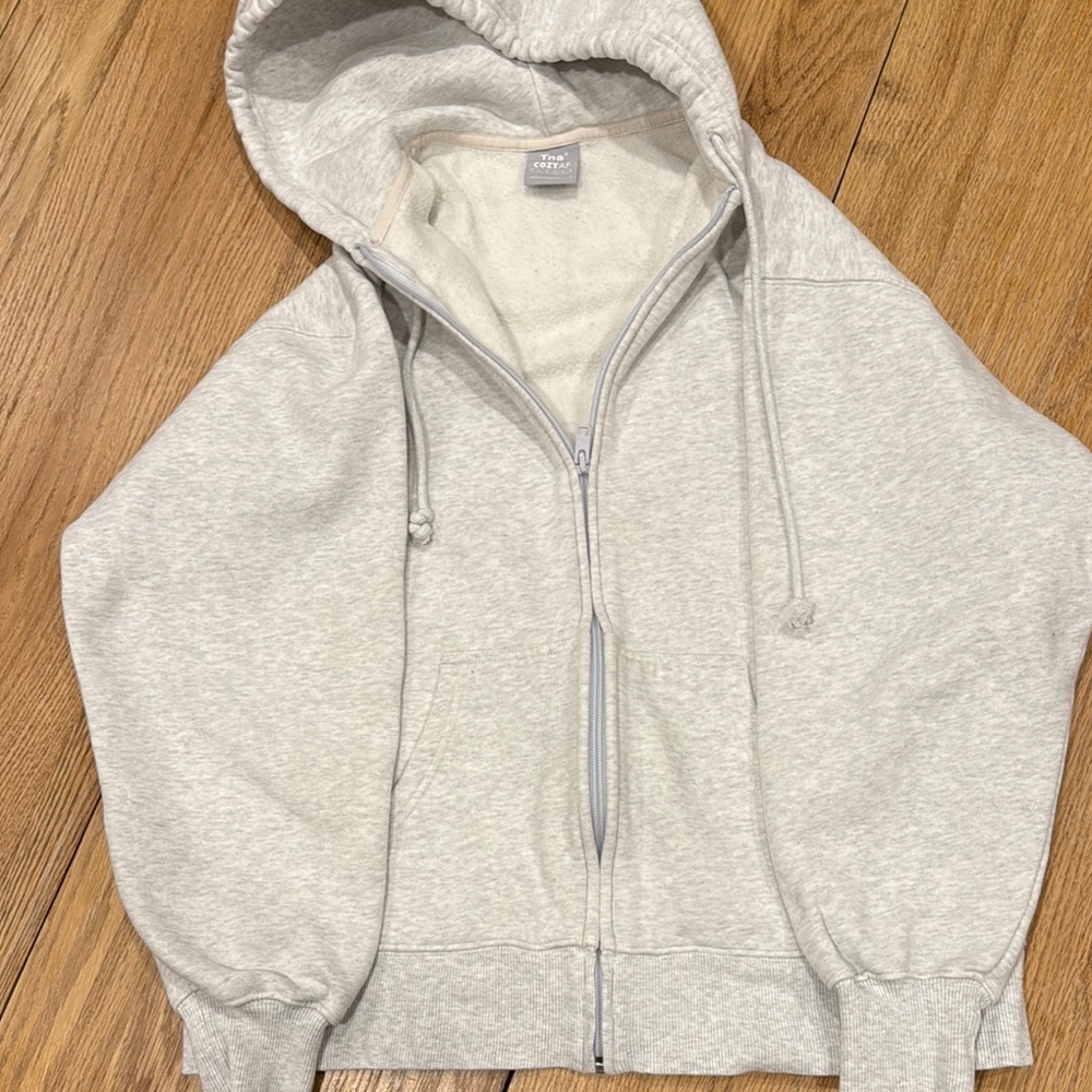 Aritzia TNA cozyAF fleece size 1 … light gray gently used.